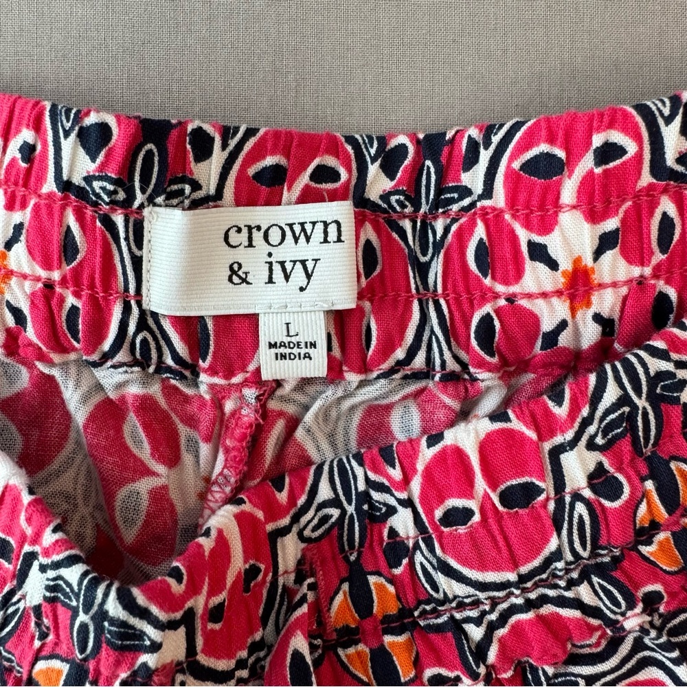 Crown & Ivy Women's Patterned Shorts - Picture 3 of 10